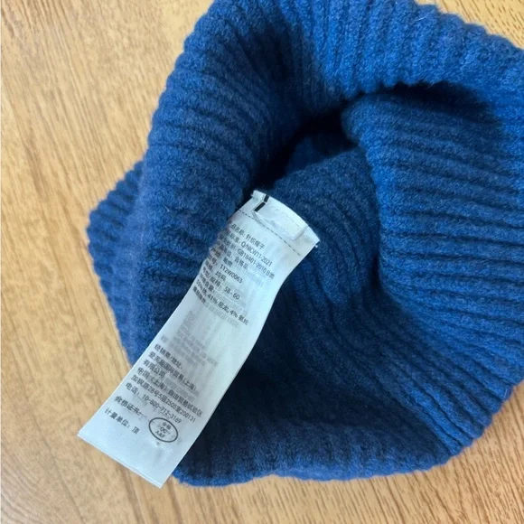 Navy Blue Abercrombie Hat - Picture 2 of 2